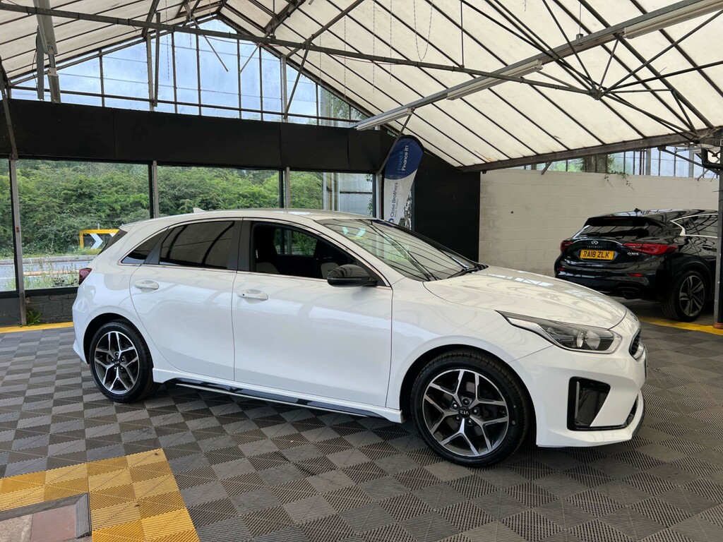 Kia Ceed Hatchback White