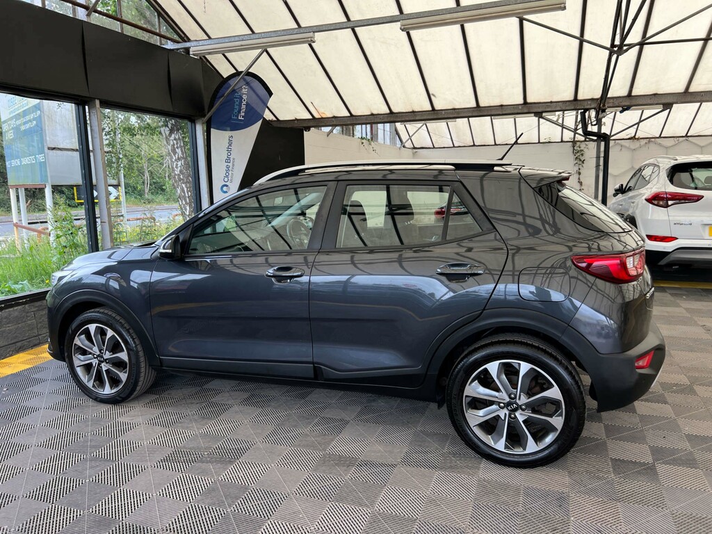 Kia Stonic Suv MT68UZM Grey #4