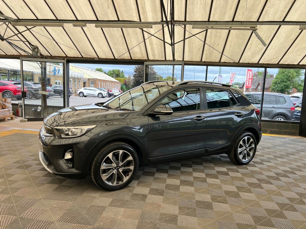 Kia Stonic Suv MT68UZM Grey #3