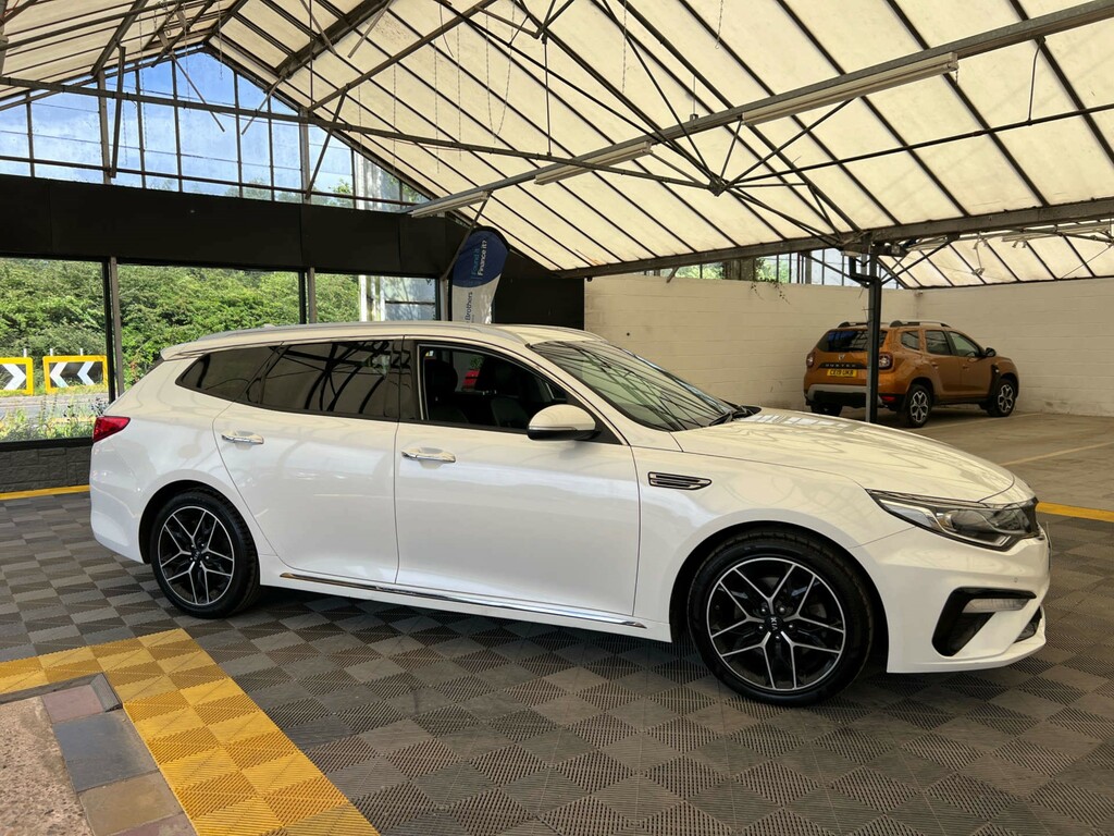 Kia Optima Estate White