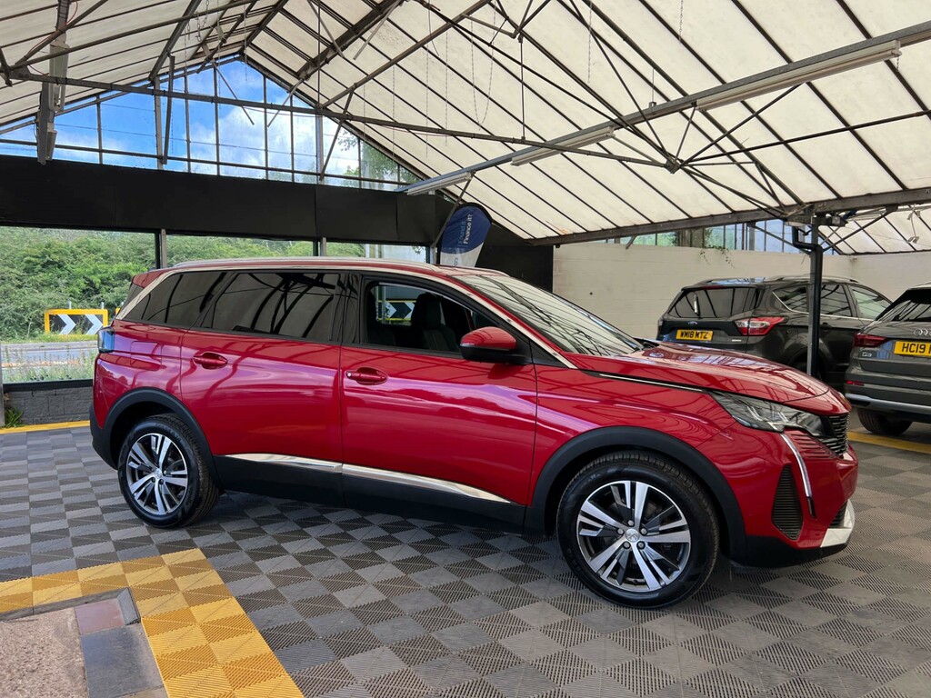 Peugeot 5008 Suv Red