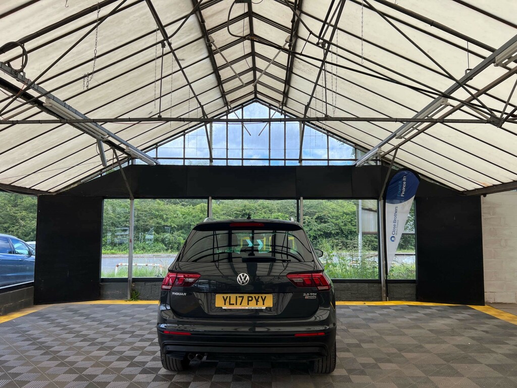 Volkswagen Tiguan Suv YL17PYY Grey #5