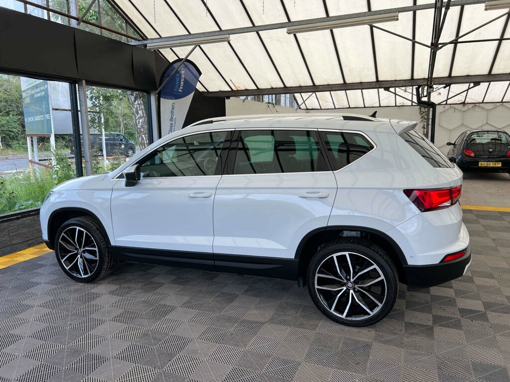 Seat Ateca Suv White #4