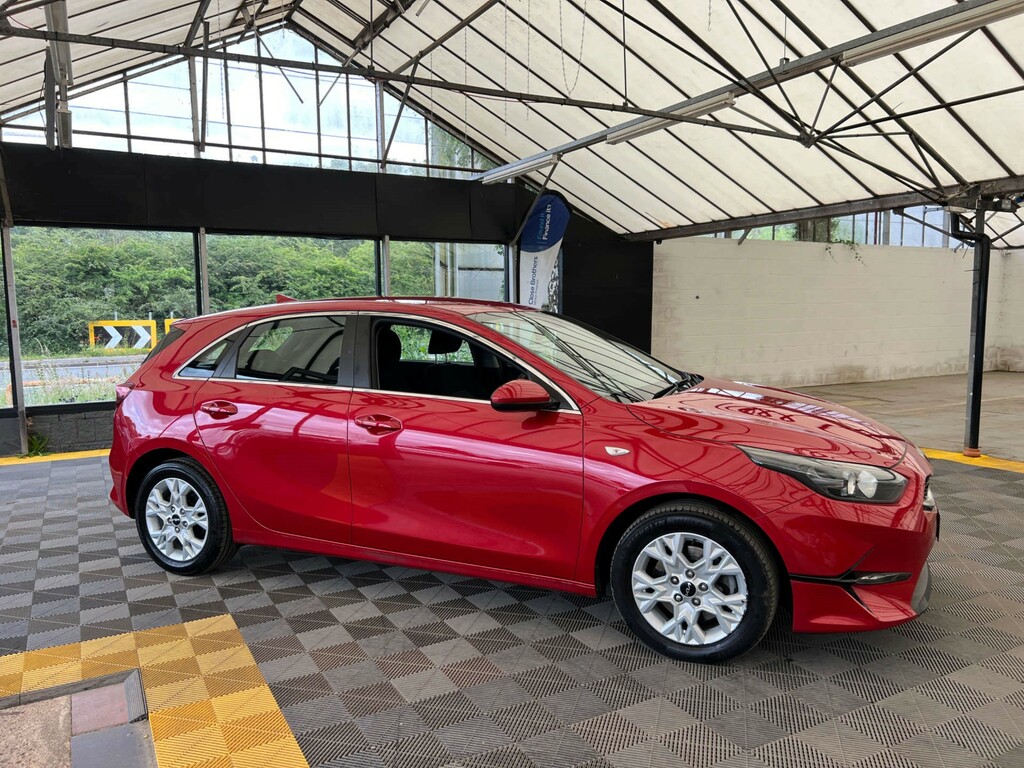 Kia Ceed Hatchback Red