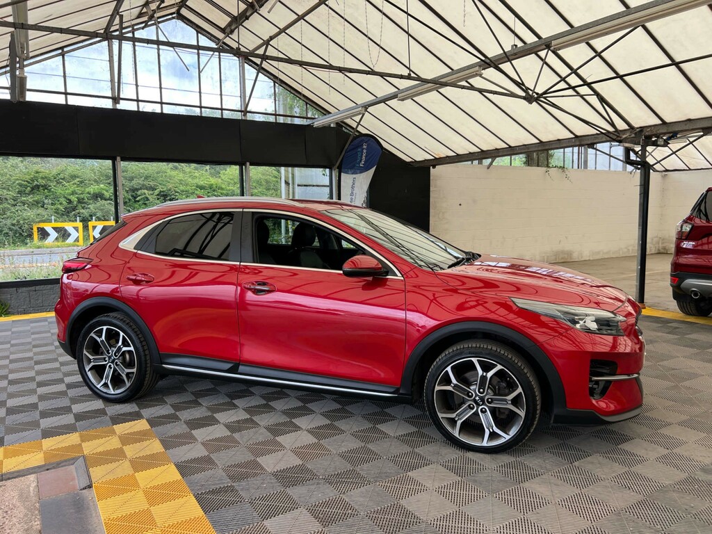 Kia Xceed Suv Red