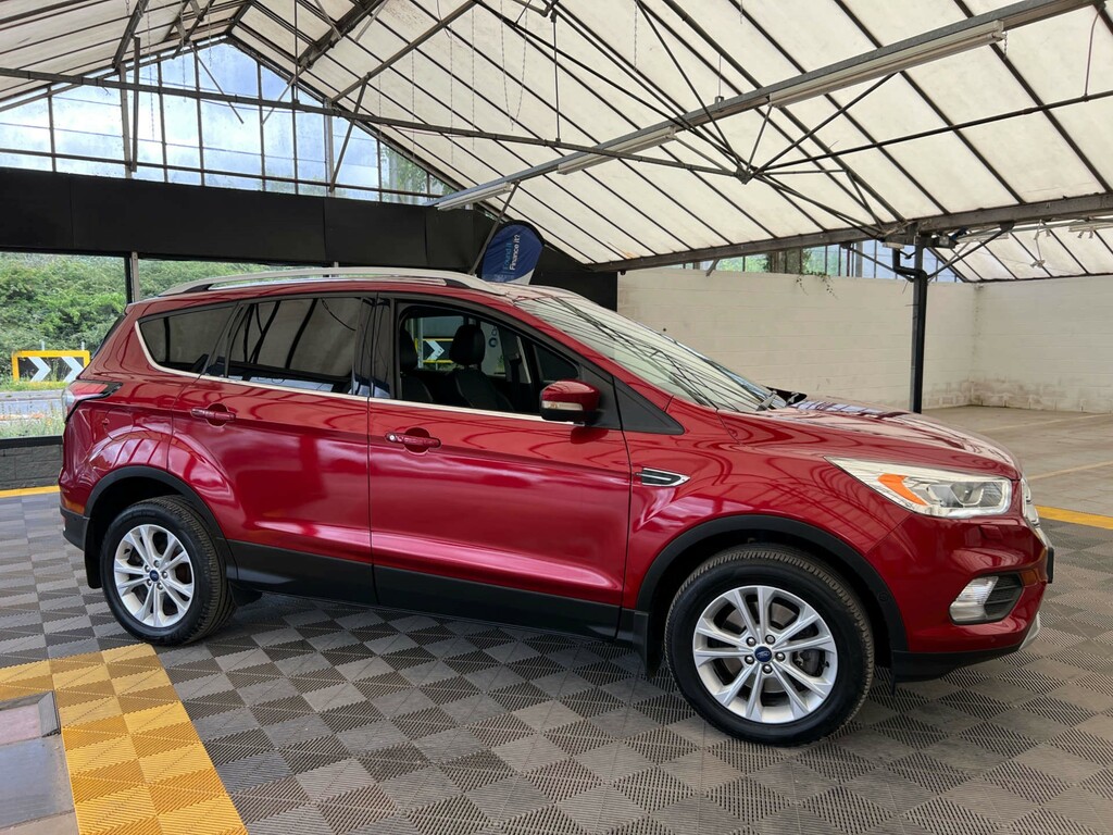 Ford Kuga Suv Red