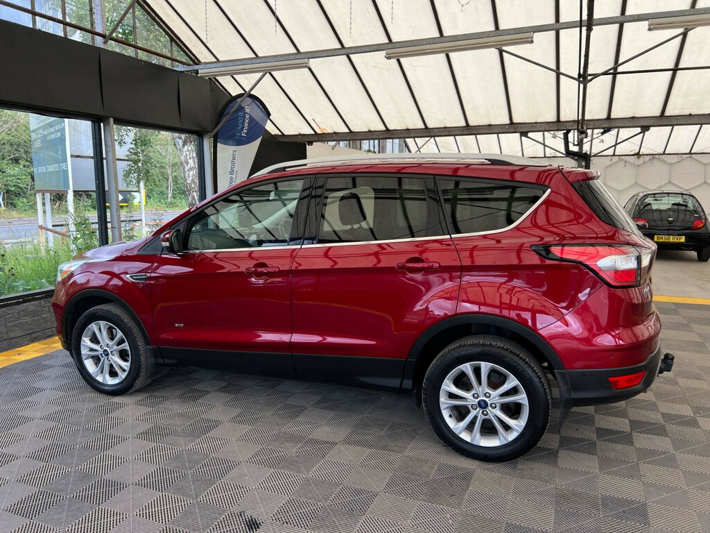Ford Kuga Suv ET66AYN Red #4