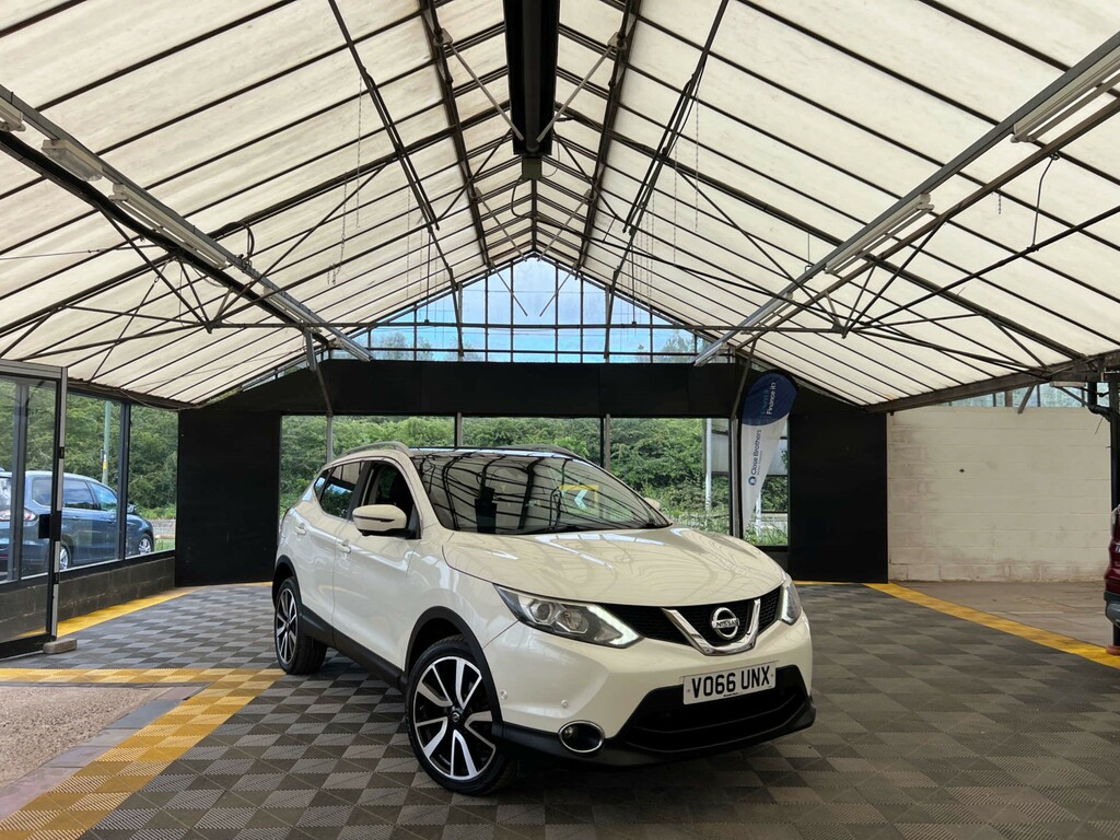 Nissan Qashqai Qashqai Tekna Dig-t White