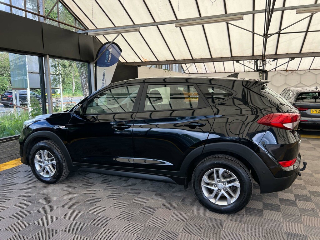 Hyundai Tucson Suv SH66CLO Black #4