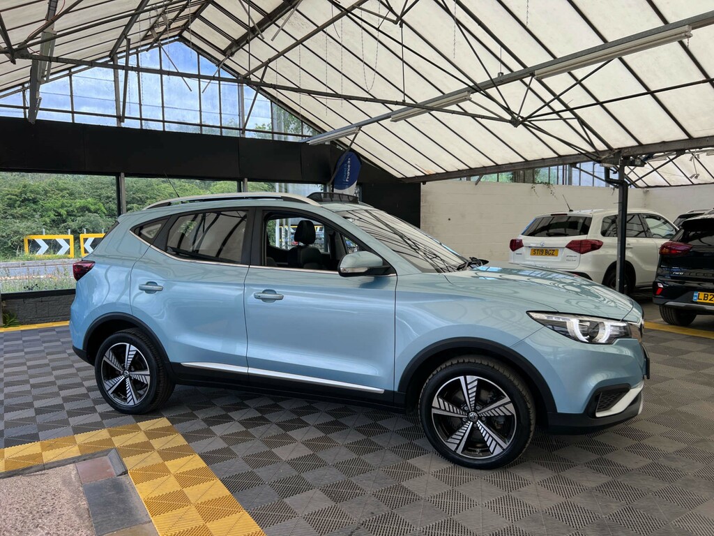 MG ZS Suv Blue