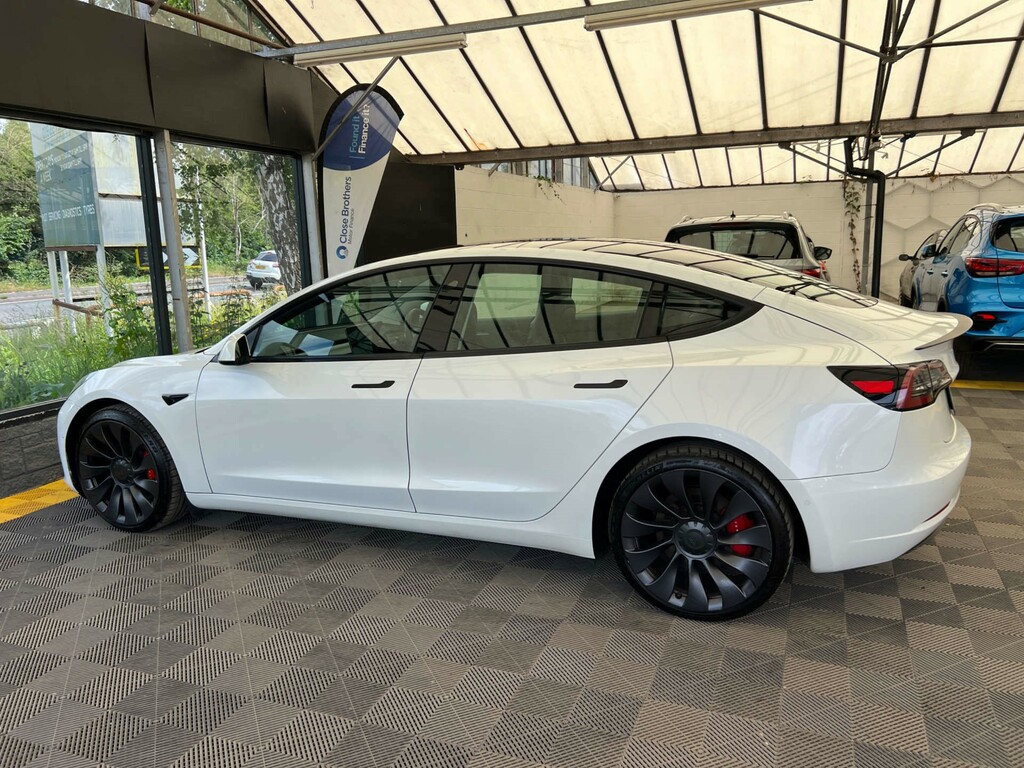 Tesla Model 3 Saloon White #4