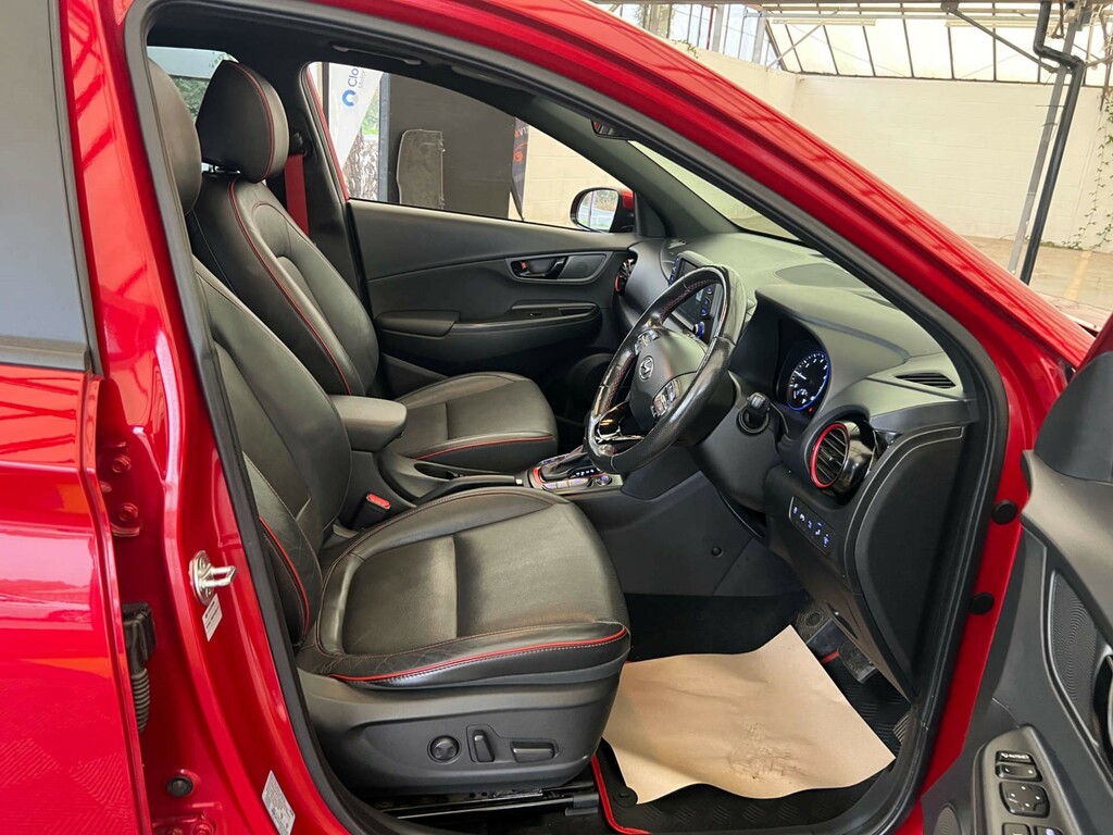 Hyundai Kona Hatchback White #7