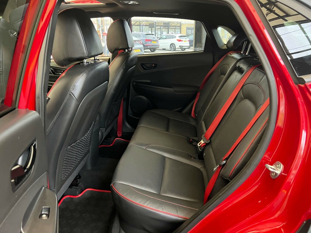 Hyundai Kona Hatchback White #27