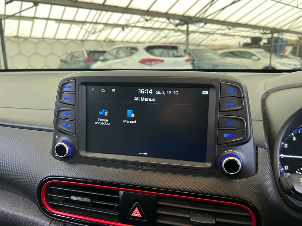 Hyundai Kona Hatchback White #19