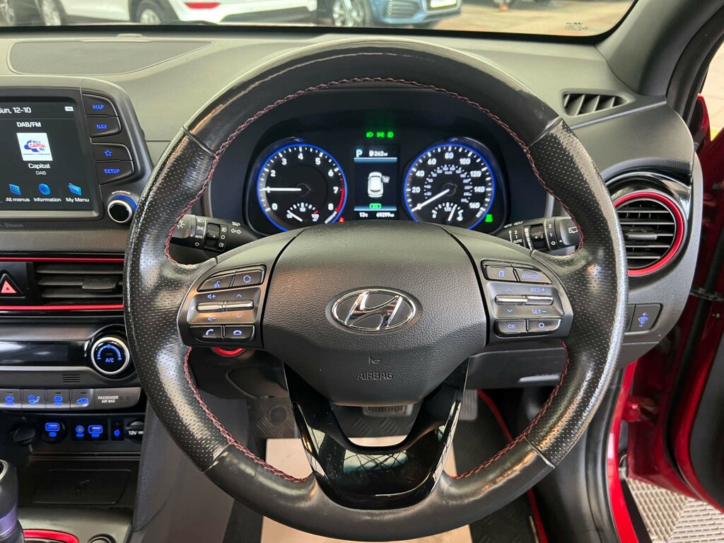 Hyundai Kona Hatchback White #12
