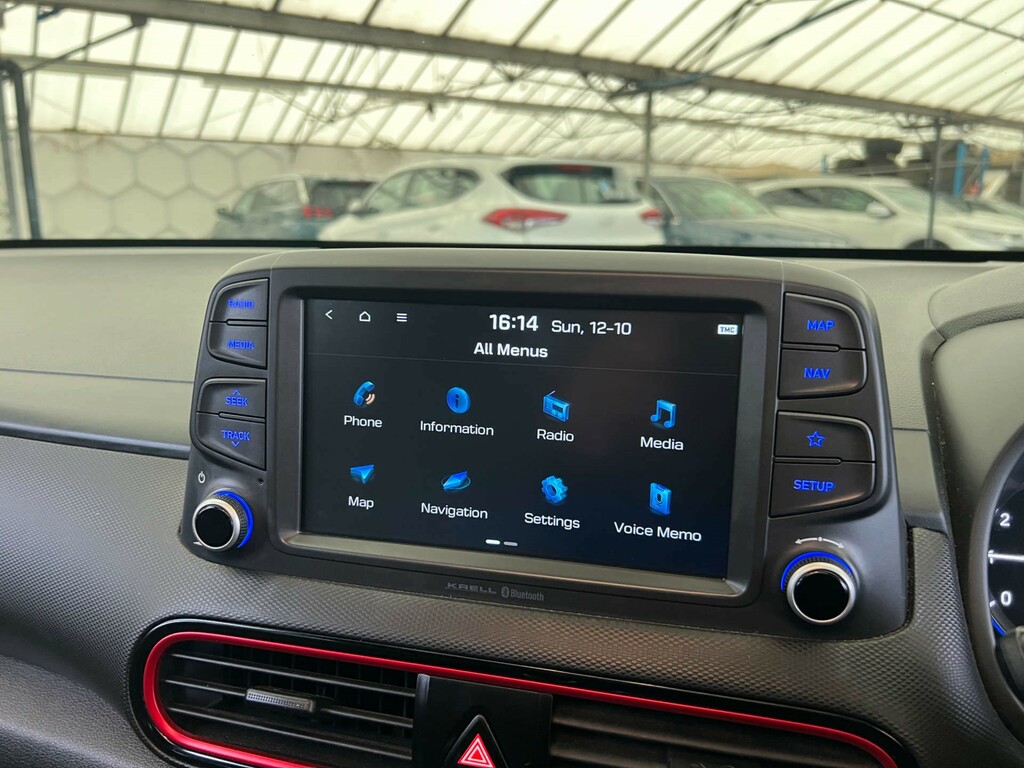 Hyundai Kona Hatchback White #18