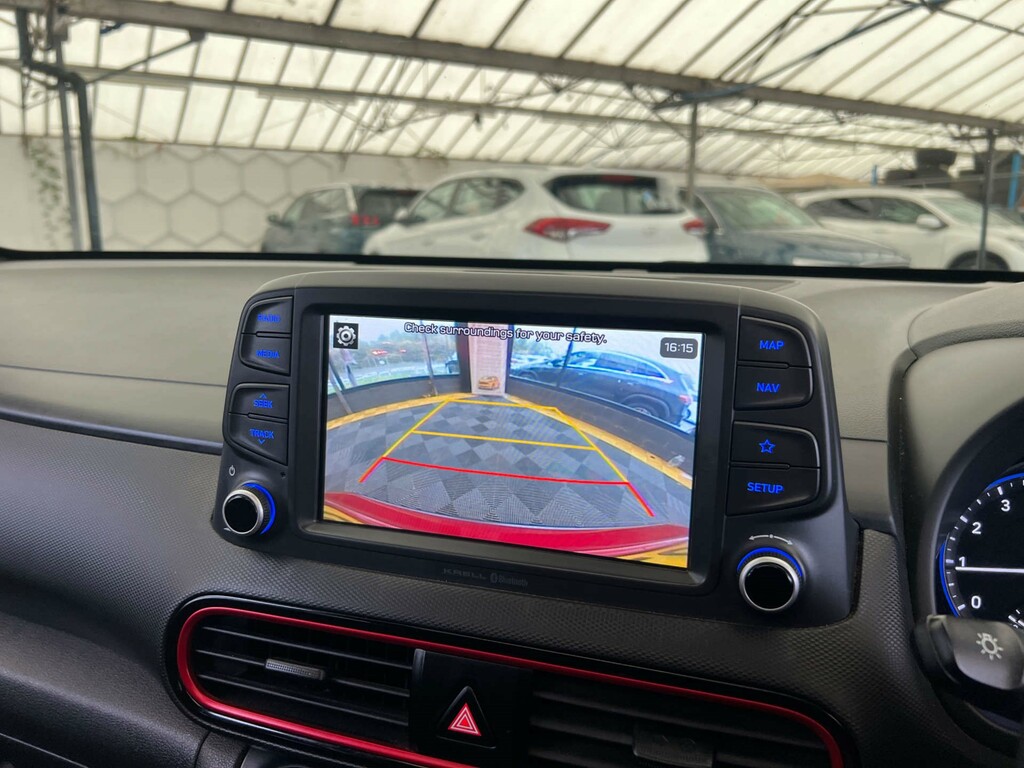 Hyundai Kona Hatchback White #21