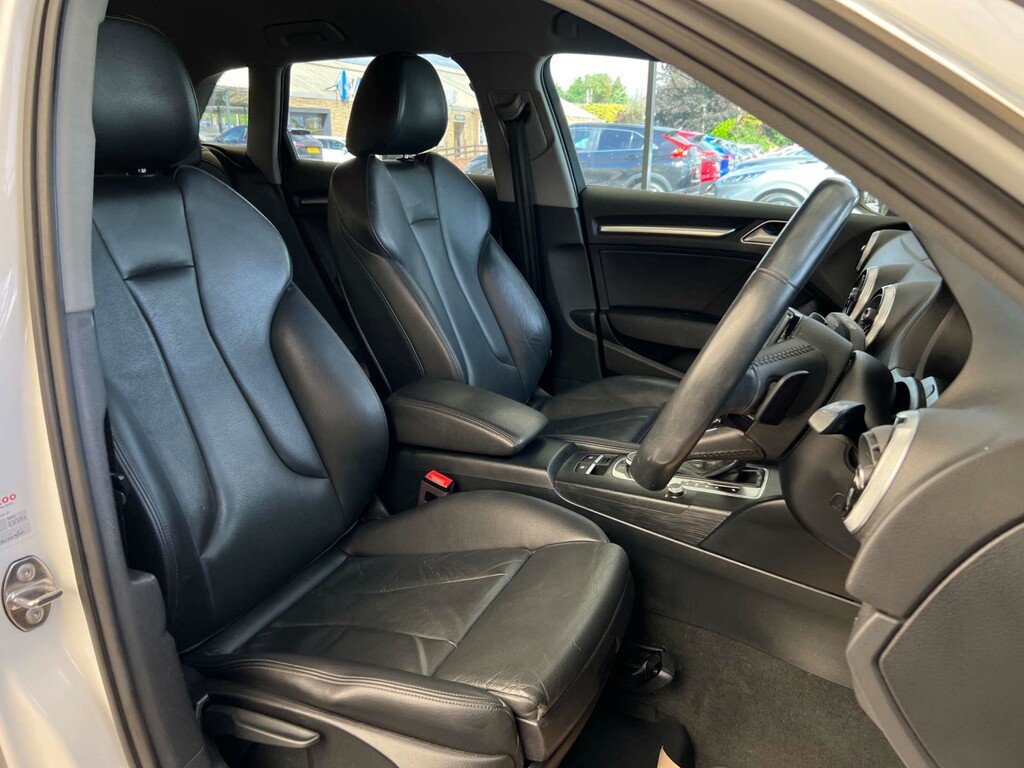 Audi A3 Hatchback YG20MUC White #5