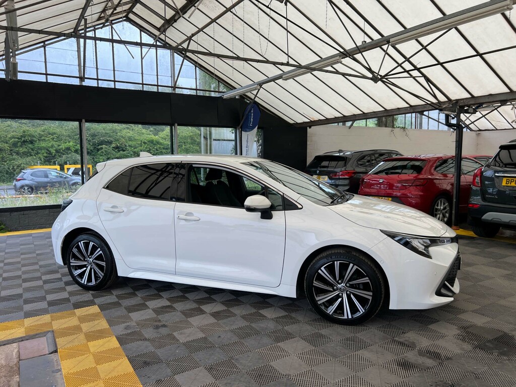 Toyota Corolla Hatchback White