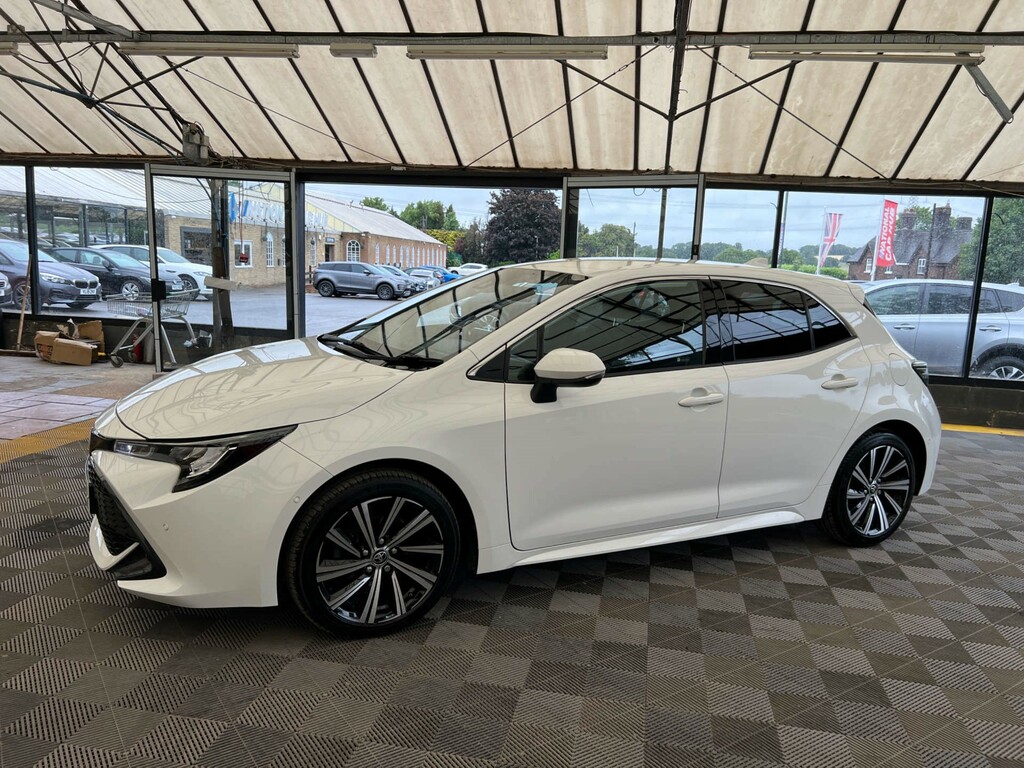 Toyota Corolla Hatchback White #3