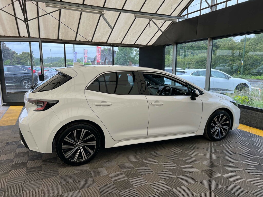 Toyota Corolla Hatchback White #6