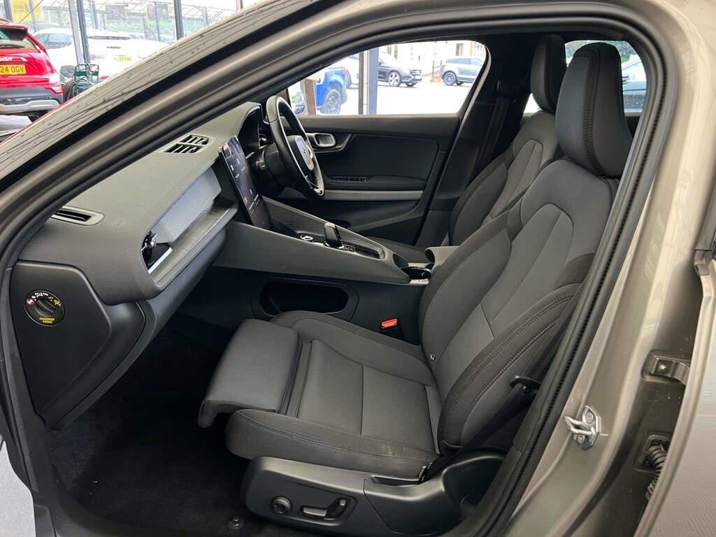 Polestar 2 Long Range Plus Pilot White #18