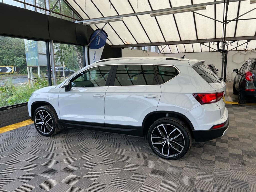 Seat Ateca Suv White #4
