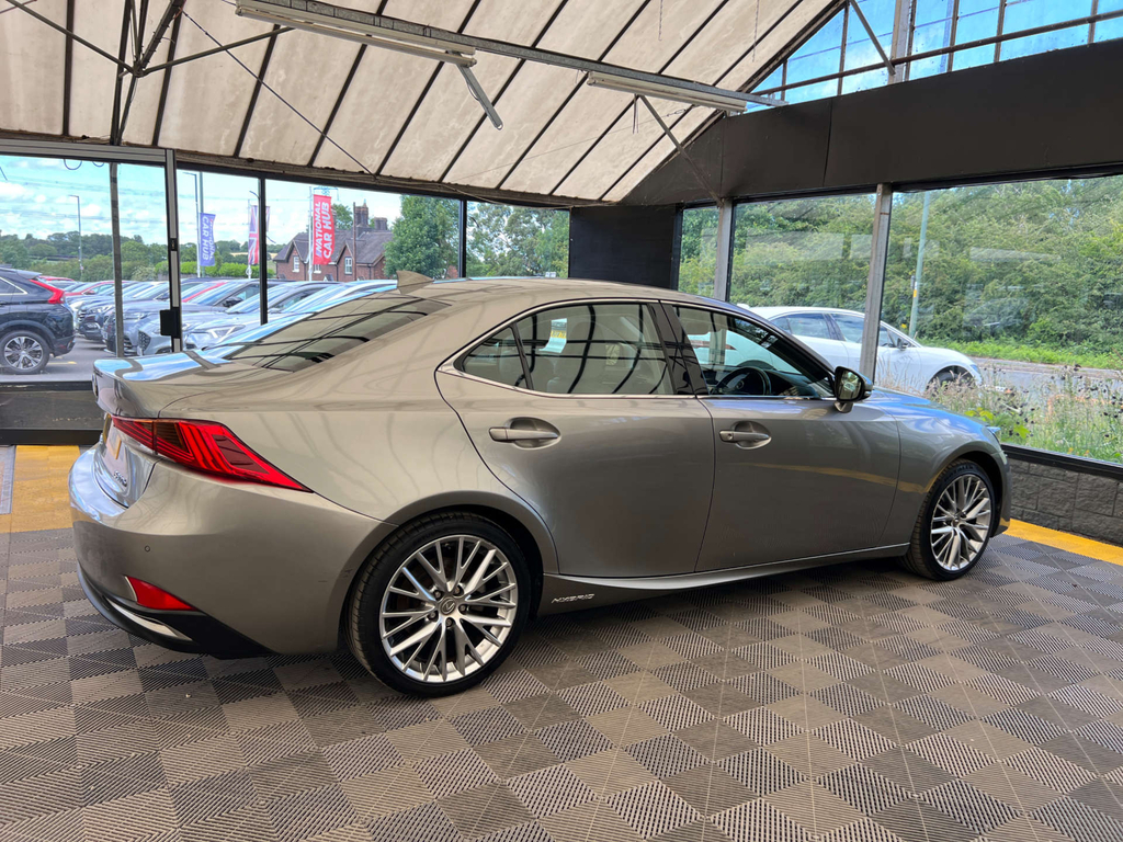 Lexus IS 300H Premier Silver #5