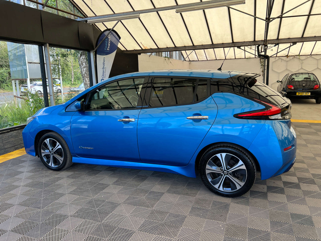 Nissan Leaf 40Kwh N-connecta White #3