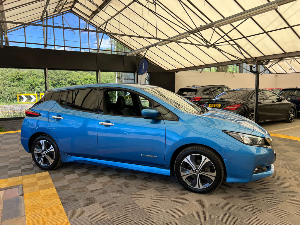 Nissan Leaf 40Kwh N-connecta White #1