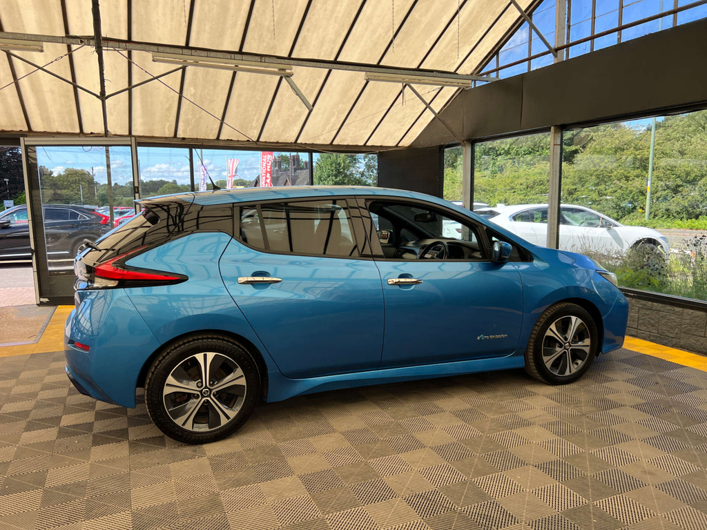 Nissan Leaf 40Kwh N-connecta White #4