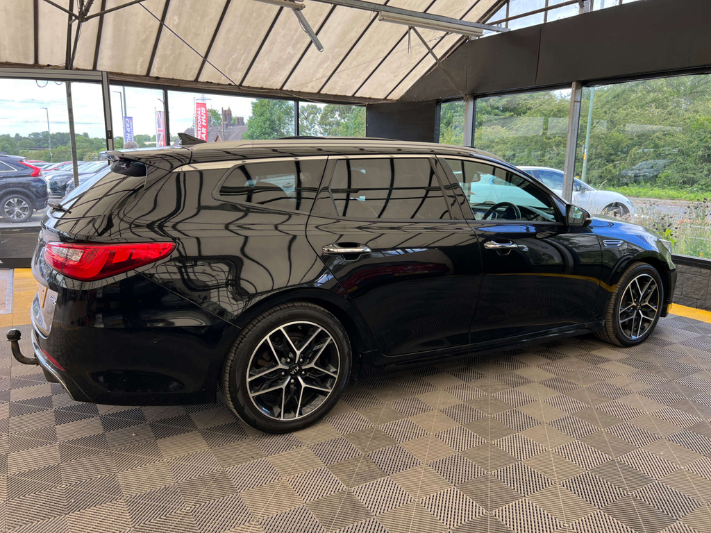 Kia Optima Estate Black #6