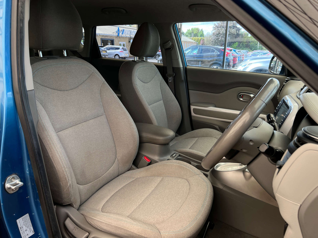 Kia Soul Ev Blue #6