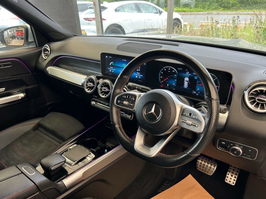 Mercedes-Benz GLB Class Glb 200 Amg Line Premium Plus White #9