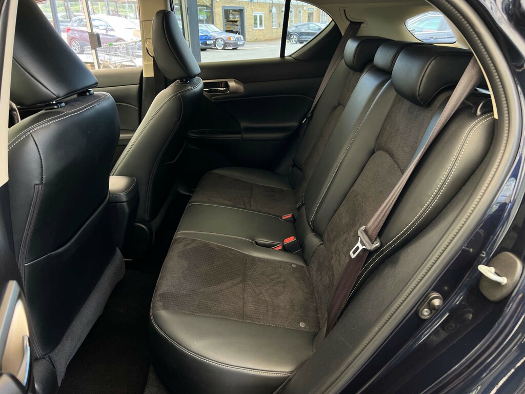 Lexus CT 200H 1.8 Sport Cvt White #17
