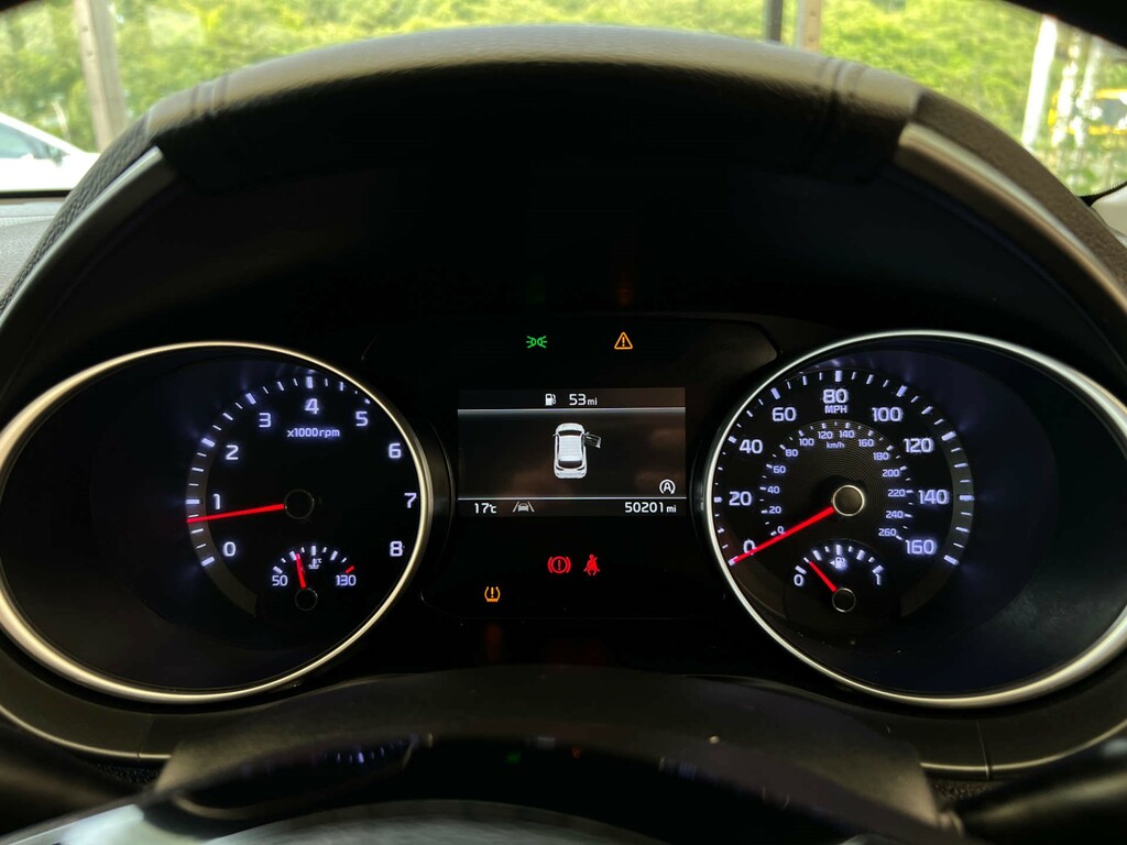 Kia Ceed Hatchback Red #6