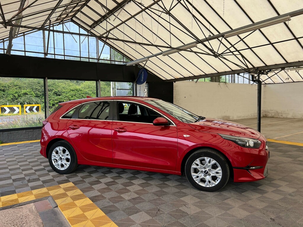Kia Ceed Hatchback Red