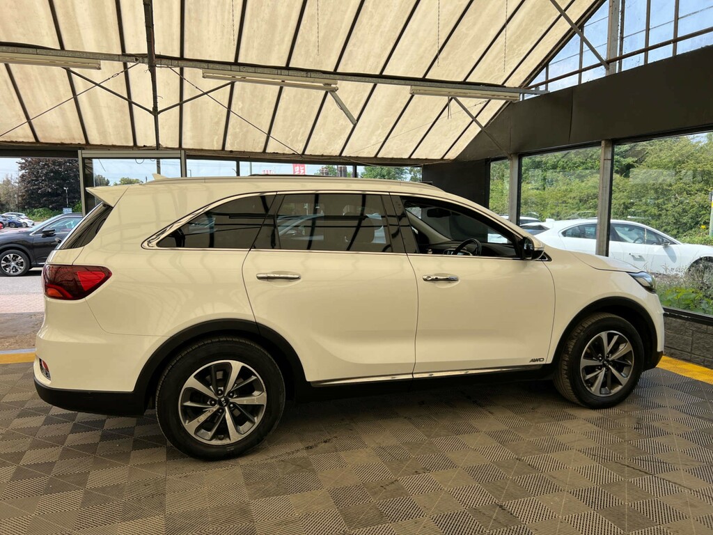 Kia Sorento Suv White #5
