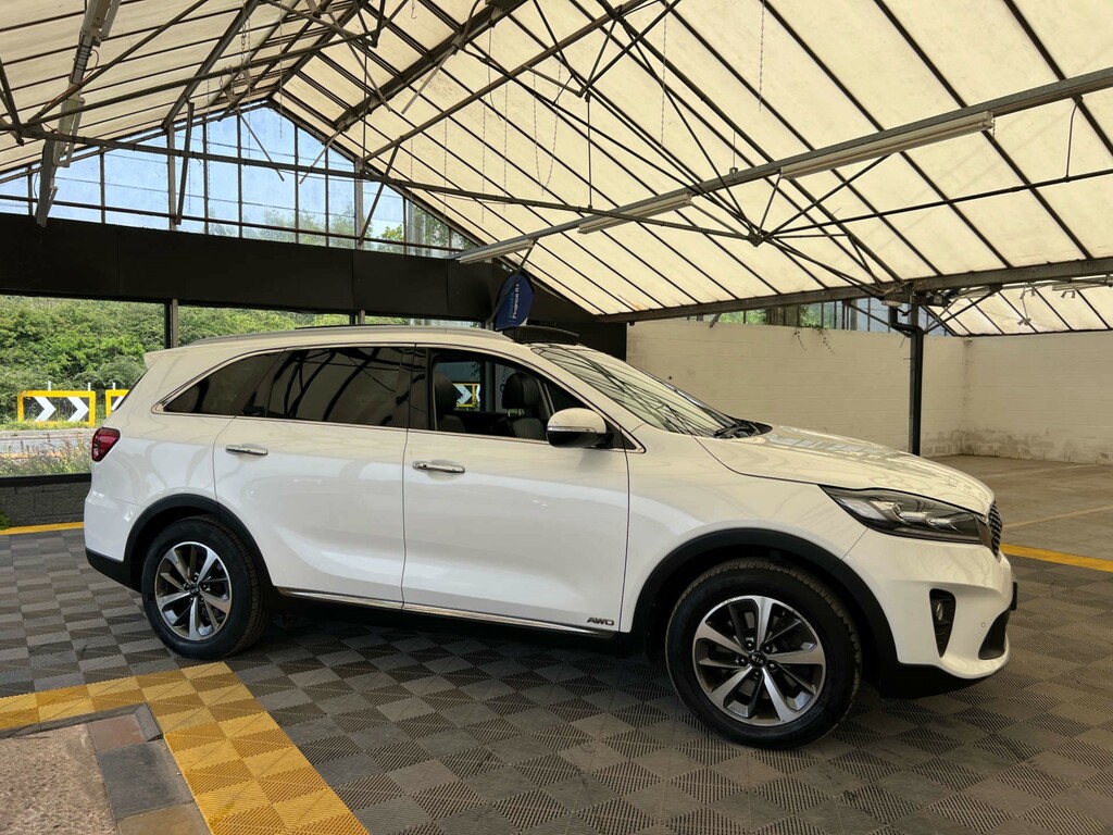 Kia Sorento Suv White