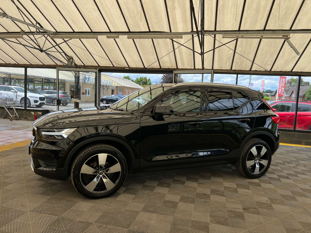 Volvo XC40 Suv Black #3