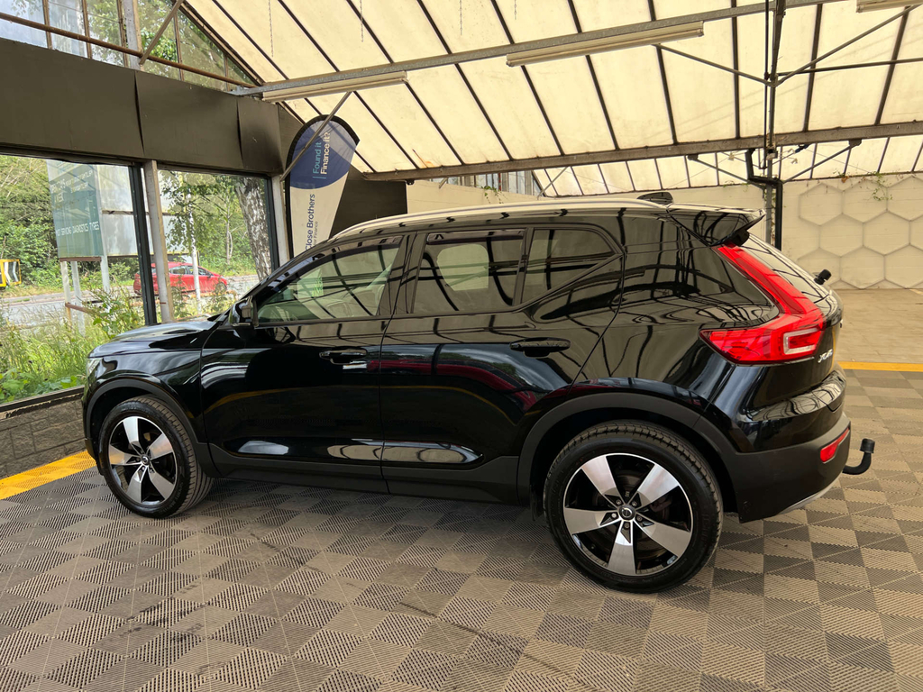 Volvo XC40 Suv Black #4