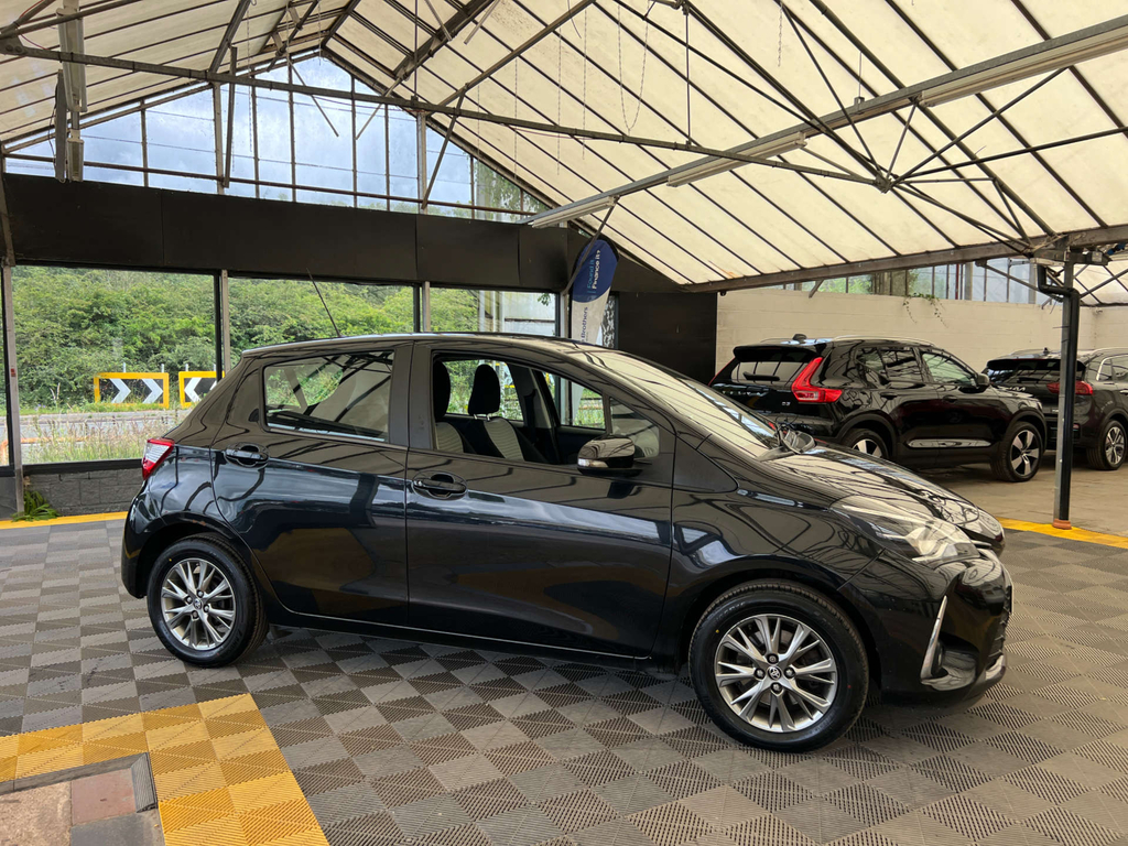 Toyota Yaris Vvt-i Icon Black