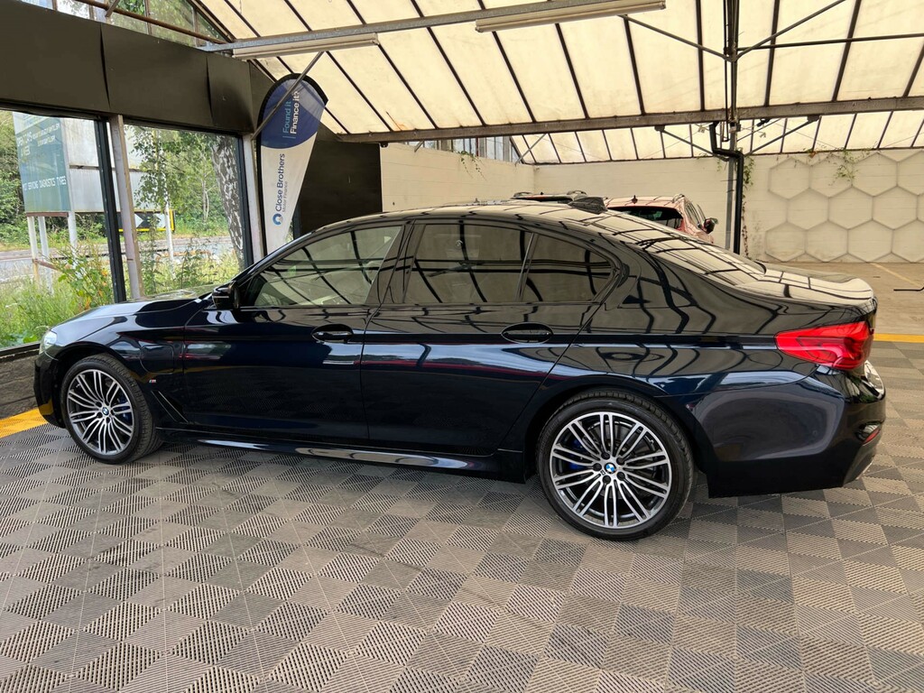 BMW 5 Series Saloon Black #4
