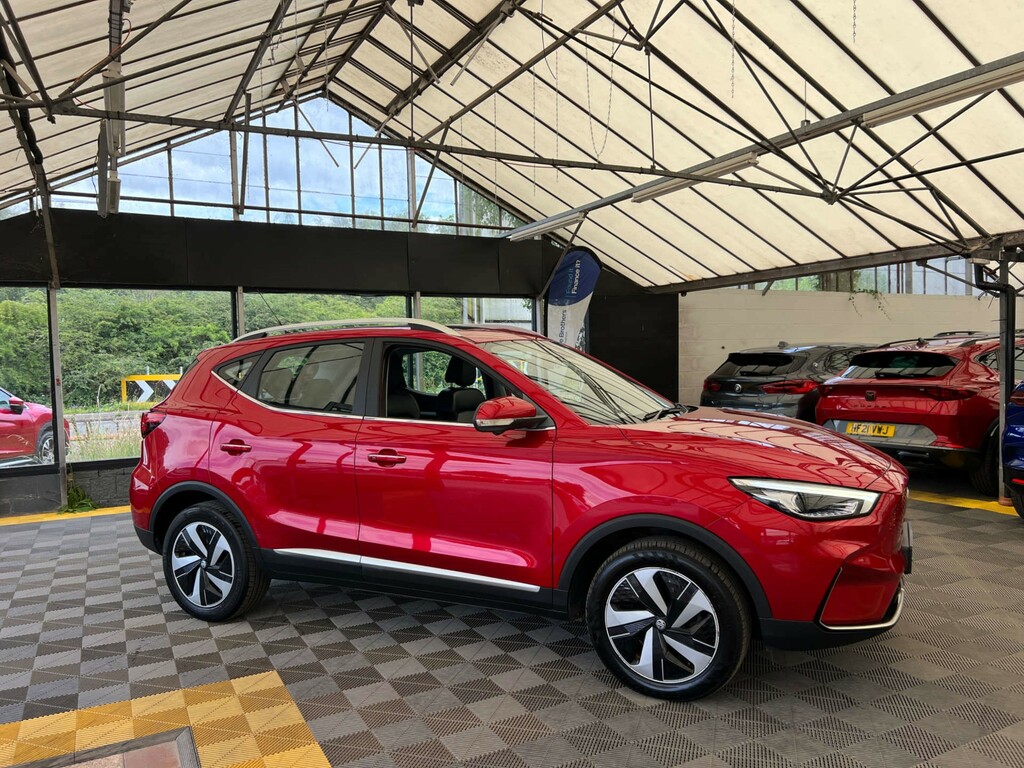 MG ZS Suv Red
