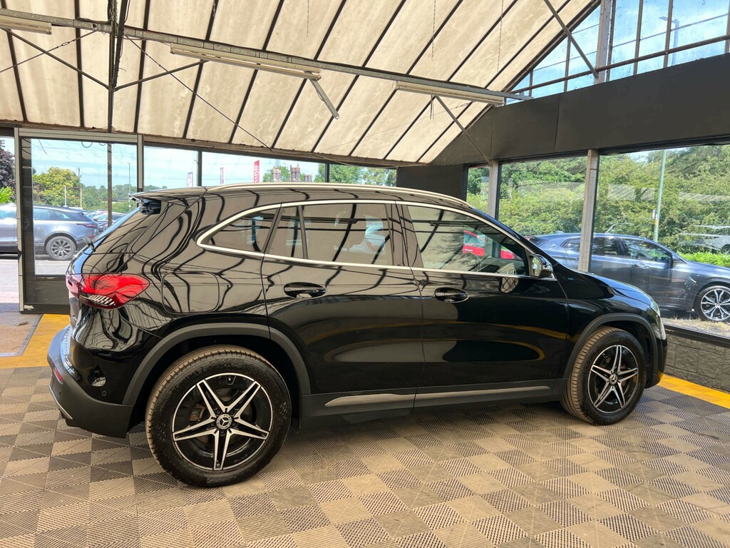 Mercedes-Benz EQA Suv Black #5