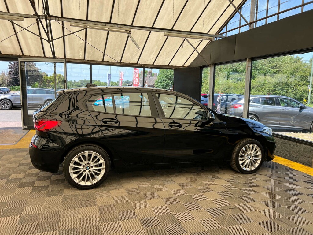 BMW 1 Series Se Black #5