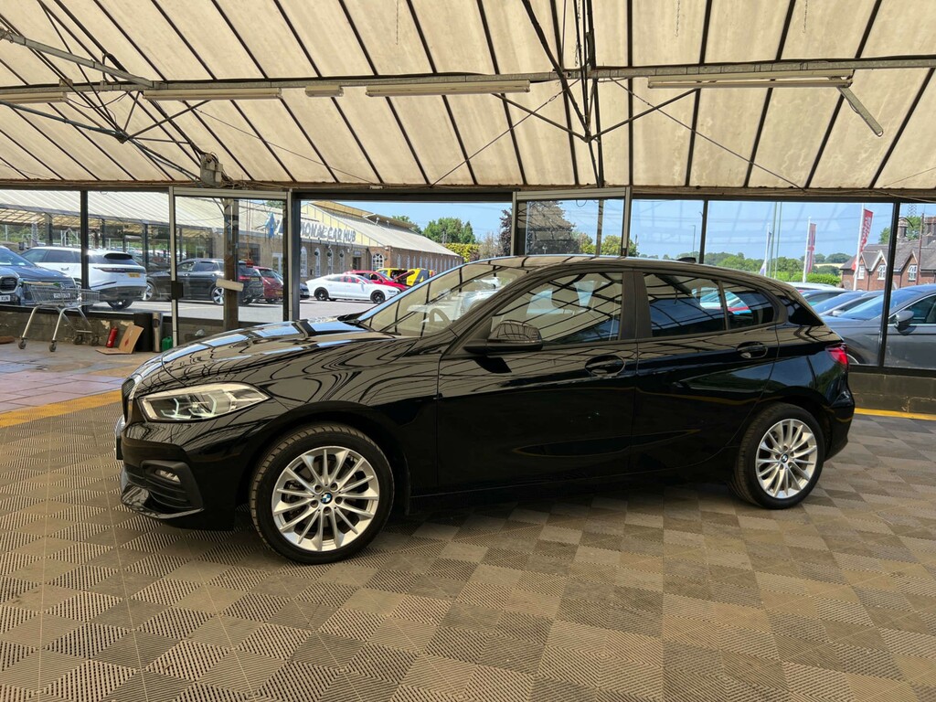 BMW 1 Series Se Black #3