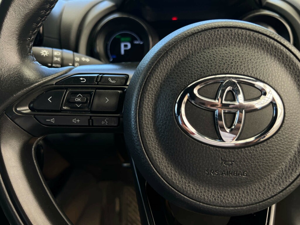 Toyota Yaris Dynamic Red #8