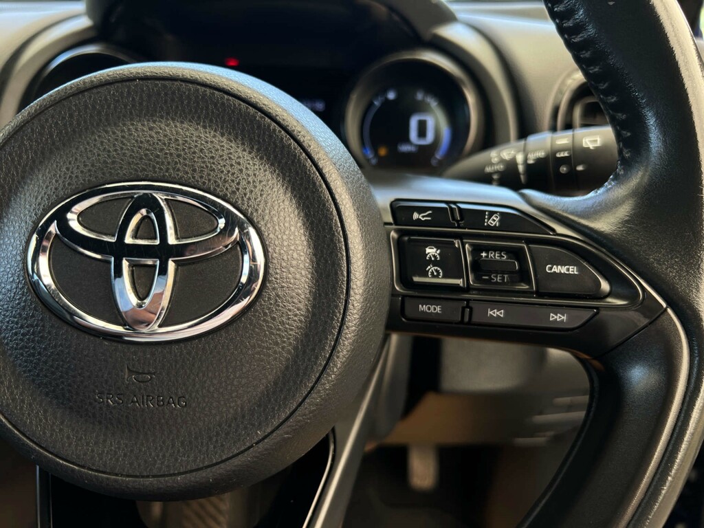 Toyota Yaris Dynamic Red #9