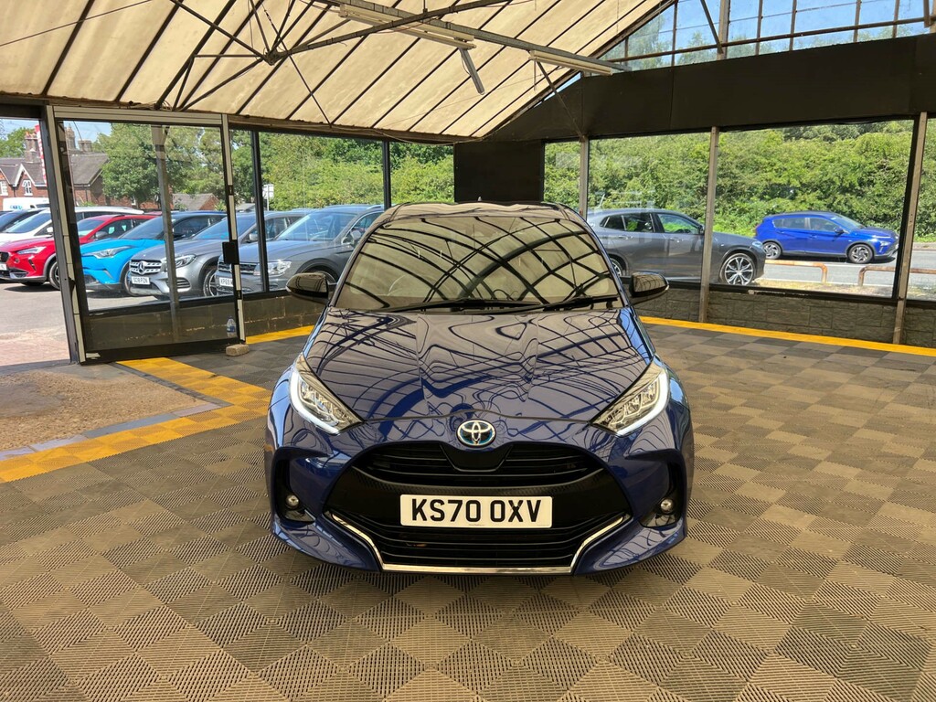 Toyota Yaris Dynamic Red #2